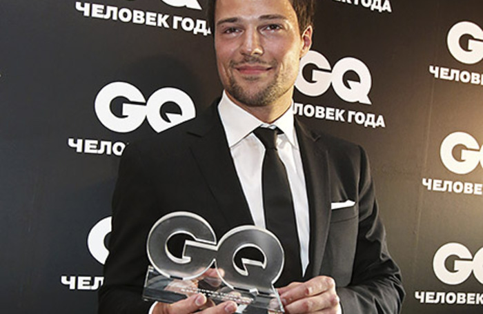 Человек года 2014. Gq человек года. Gq награда. Награждение человек года gq. Человек года gq по годам.