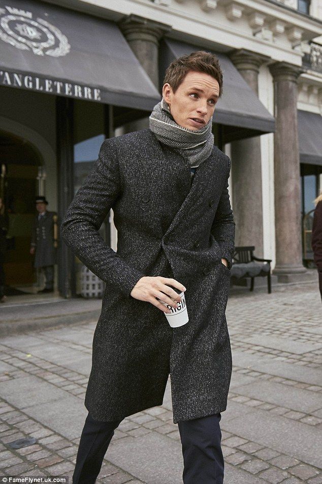 Как носить шарф с пальто для мужчины