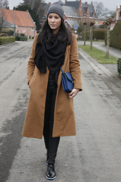 Пальто женское с шапкой и шарфом