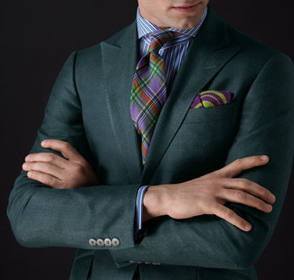 Как и с чем носить: темно-зеленый пиджак, бело-синяя классическая рубашка в вертикальную полоску, разноцветный галстук в шотландскую клетку, пурпурный нагрудный платок с принтом