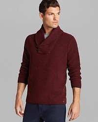 Темно-красный свитер с отложным воротником