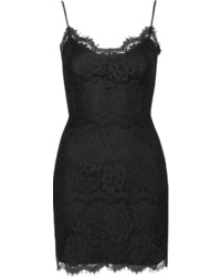 Черное кружевное облегающее платье