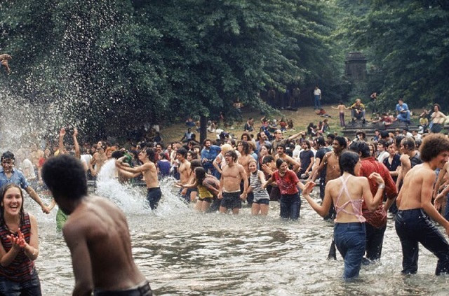 Подборка отвязных фотографий о движении "хиппи" (18 фото) Подборка отвязных фотографий о движении "хиппи" (18 фото)