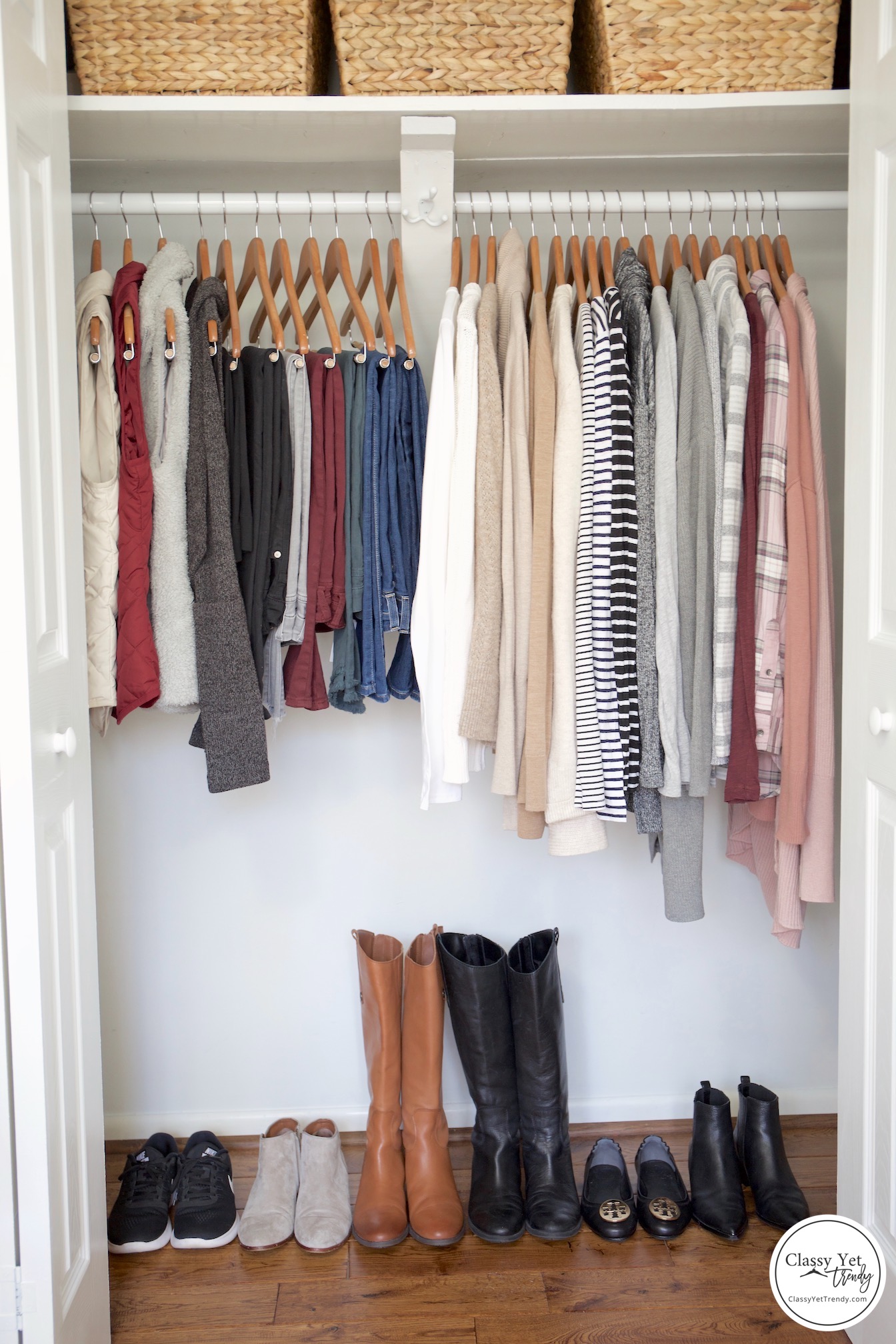 My Winter 2018-2019 Capsule Wardrobe - full closet