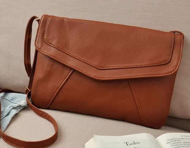 С чем носить коричневую сумку? Интересные сочетания