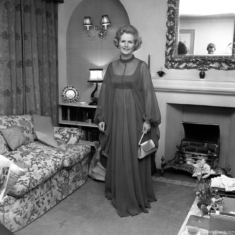 Маргарет Тэтчер в оригинальном платье