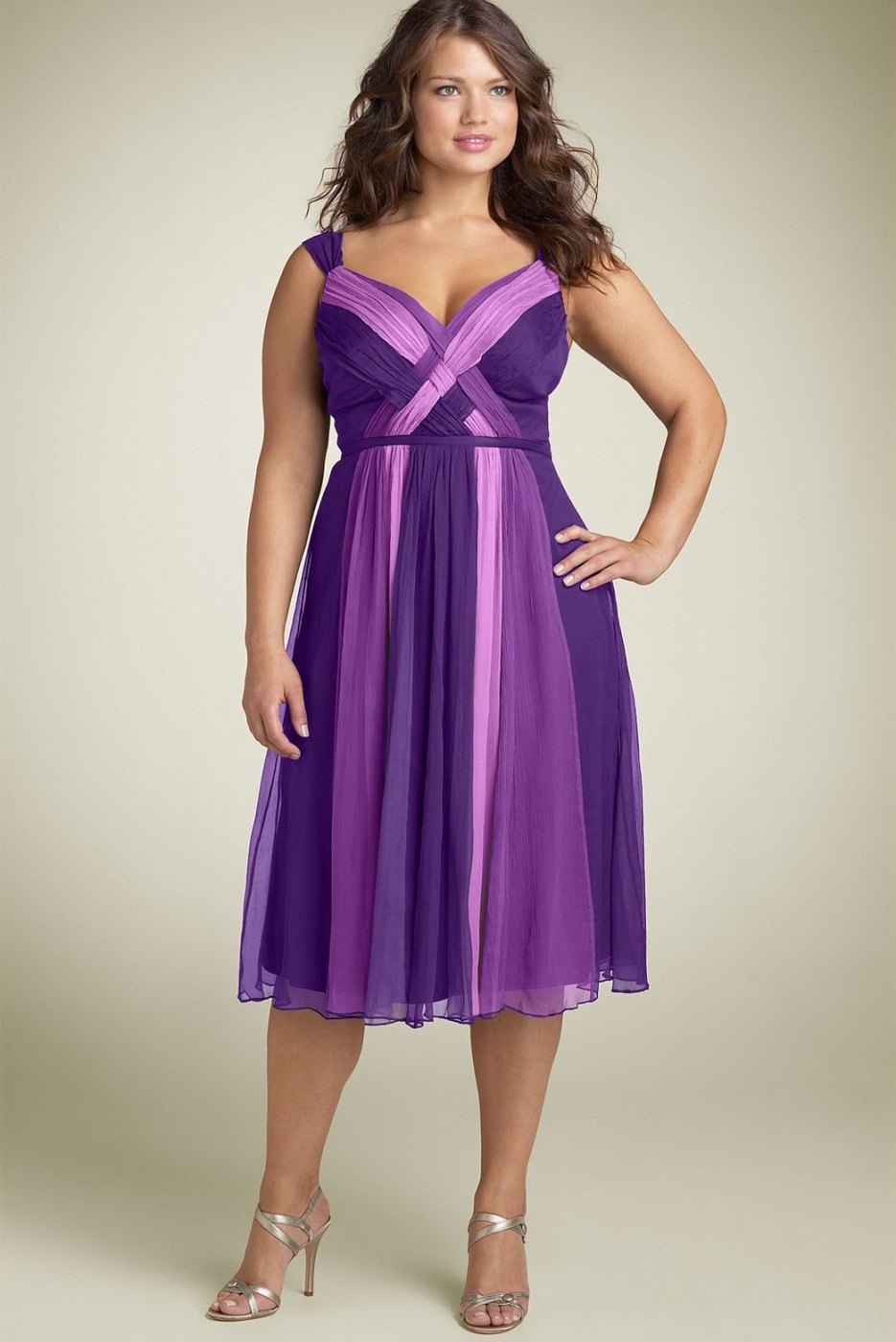 Фиолетовое платье для полных