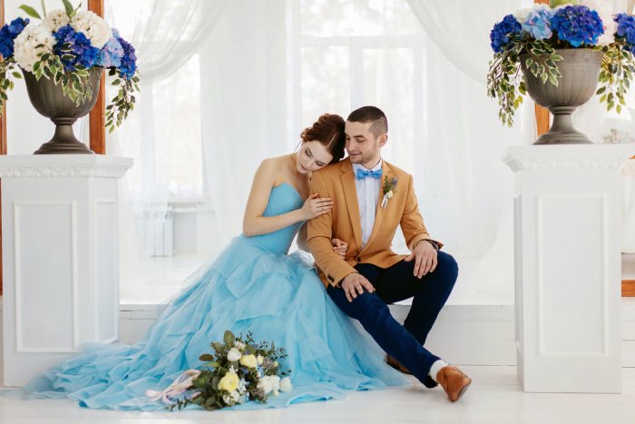 Насыщенно-голубой  - цвет для свадьбы 2018