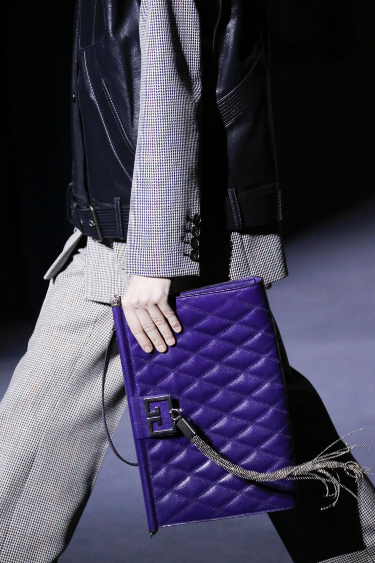 Фиолетовый клатч Givenchy - модные сумки 2018