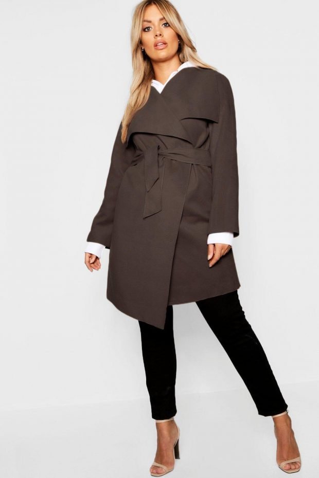 Верхняя одежда осень зима 2020 2021: пальто коричневое асимметрия