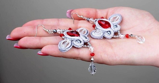 Длинные серьги – самые красивые модели и с чем их носить?