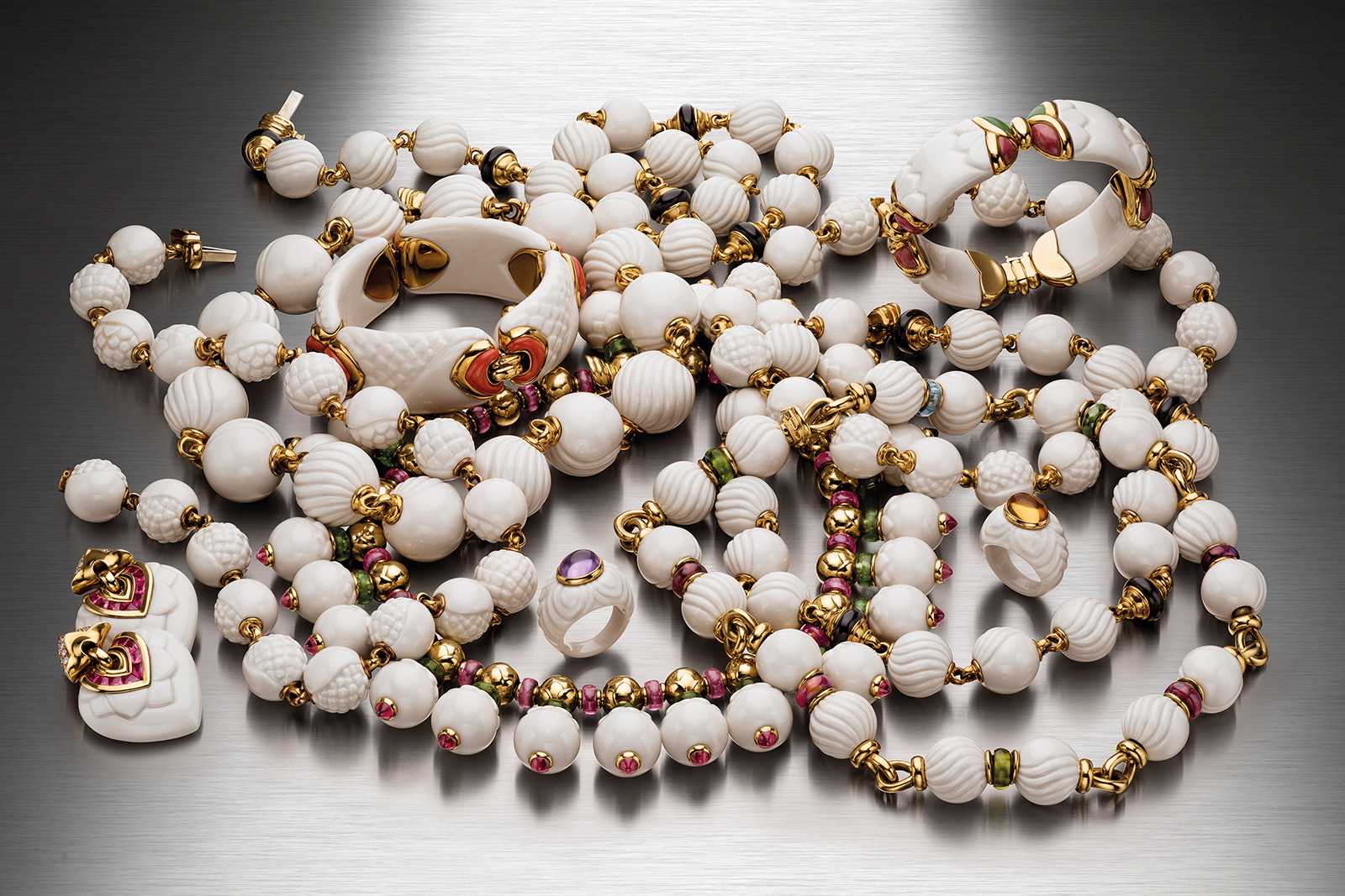 Колье, браслеты, серьги и кольца из коллекции Bvlgari 